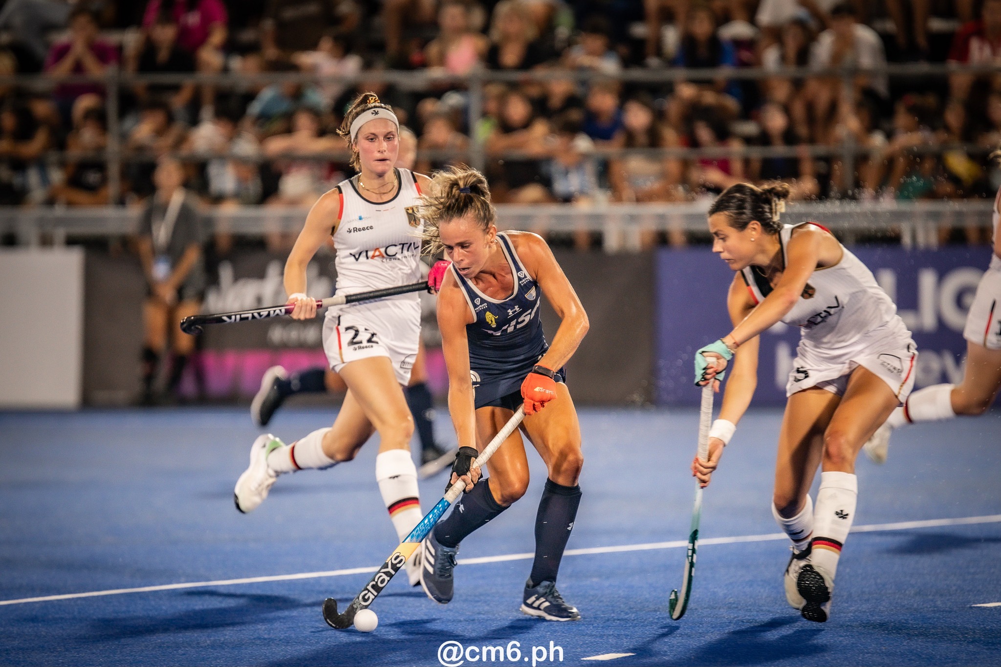 Victoria SAUZE VALDEZ -  Selección femenina de hockey sobre césped de Argentina - Germany women's national field hockey team - Field hockey - FIH Pro League Fem 2023-2024 - Argentina (3) vs (1) Germany (#FIHPF24ARGGER02) Photo by: Christian Mas | Siuxy Sports 2024-02-16