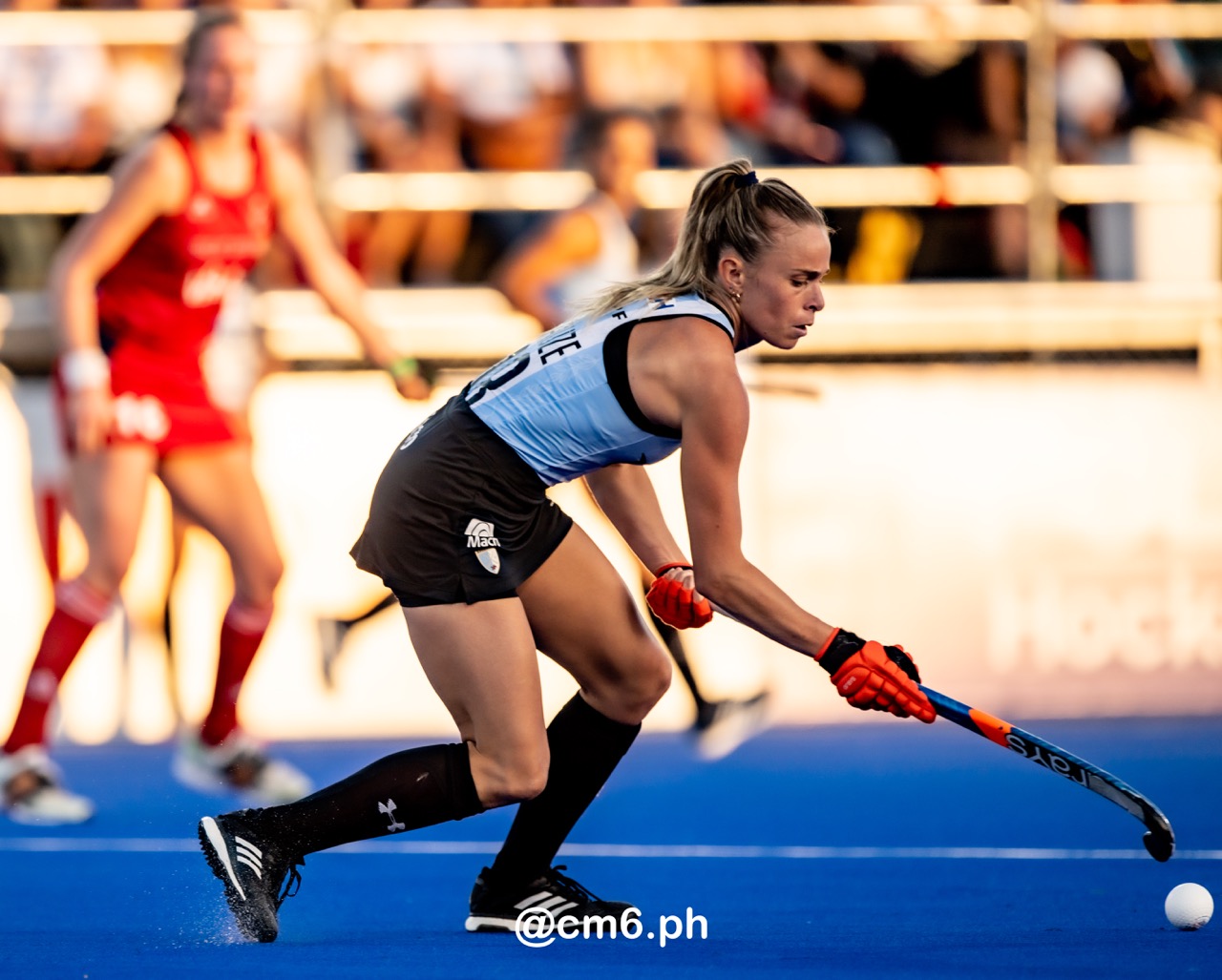 Victoria SAUZE VALDEZ -  Selección femenina de hockey sobre césped de Argentina - England women's national field hockey team - Field hockey - FIH PRO LEAGUE 2022-2023 - Argentina(3) vs (0) Great Britain (#FIHPF22ARGGBR12) Photo by: Christian Mas | Siuxy Sports 2022-12-15