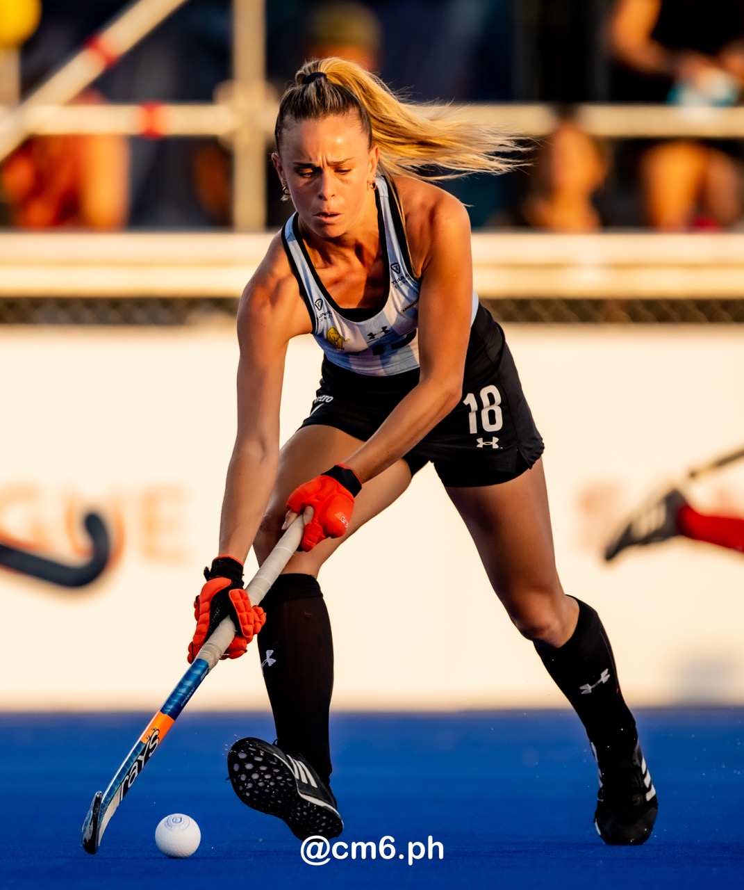 Victoria SAUZE VALDEZ -  Selección femenina de hockey sobre césped de Argentina - England women's national field hockey team - Field hockey - FIH PRO LEAGUE 2022-2023 - Argentina(3) vs (0) Great Britain (#FIHPF22ARGGBR12) Photo by: Christian Mas | Siuxy Sports 2022-12-15