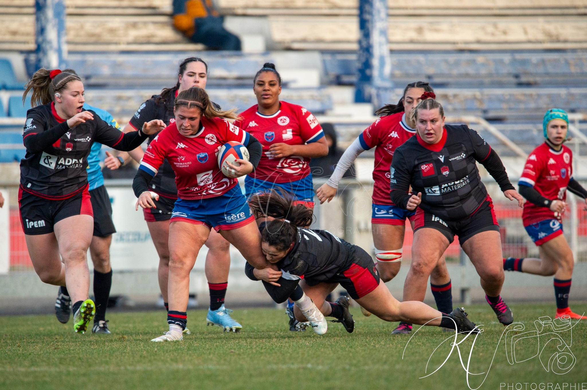  FC Grenoble Rugby - Lyon Olympique Universitaire - Rugby - FFR 2024 - Elite 1 Fém - FCG Amazones (8) vs (5) LOU (#FFR24E1FFCGLOU12) Photo by: Karine Valentin | Siuxy Sports 2024-12-14