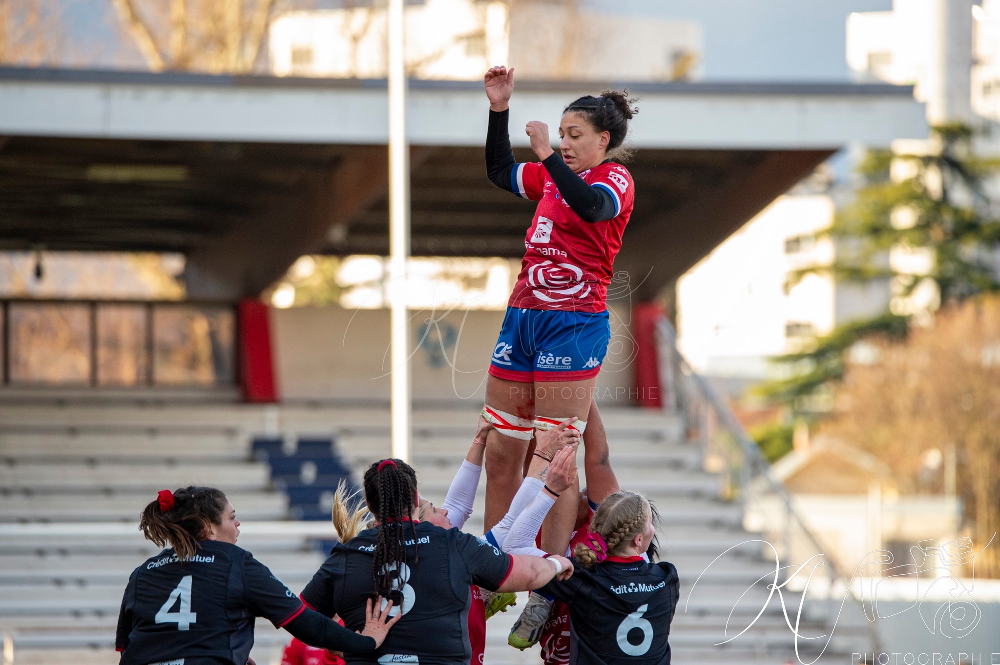  FC Grenoble Rugby - Lyon Olympique Universitaire - Rugby - FFR 2024 - Elite 1 Fém - FCG Amazones (8) vs (5) LOU (#FFR24E1FFCGLOU12) Photo by: Karine Valentin | Siuxy Sports 2024-12-14