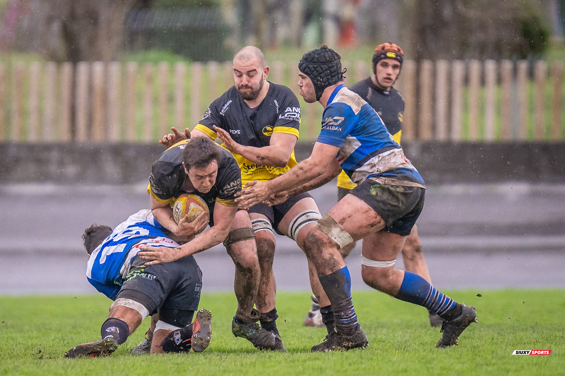 Asier AGUIRRE MORAGUES - Xabier IRADI PORSET -  Getxo Artea Rugby Taldea - Club de Rugby Sant Cugat - Rugby - Élite Div Honor B masculina - Getxo (17) vs (5) Sant Cugat (#E24DBMGETSC03) Photo by: Fredy Monfoto | Siuxy Sports 2024-03-03