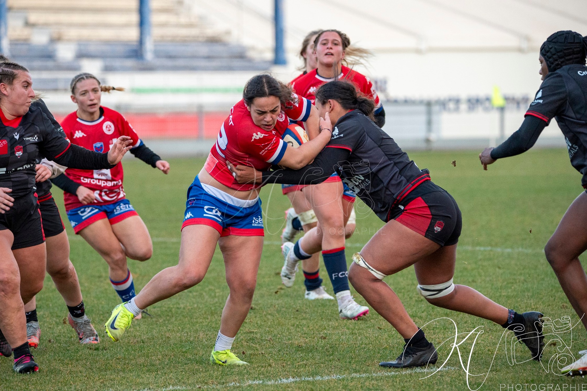  FC Grenoble Rugby - Lyon Olympique Universitaire - Rugby - FFR 2024 - Elite 1 Fém - FCG Amazones (8) vs (5) LOU (#FFR24E1FFCGLOU12) Photo by: Karine Valentin | Siuxy Sports 2024-12-14