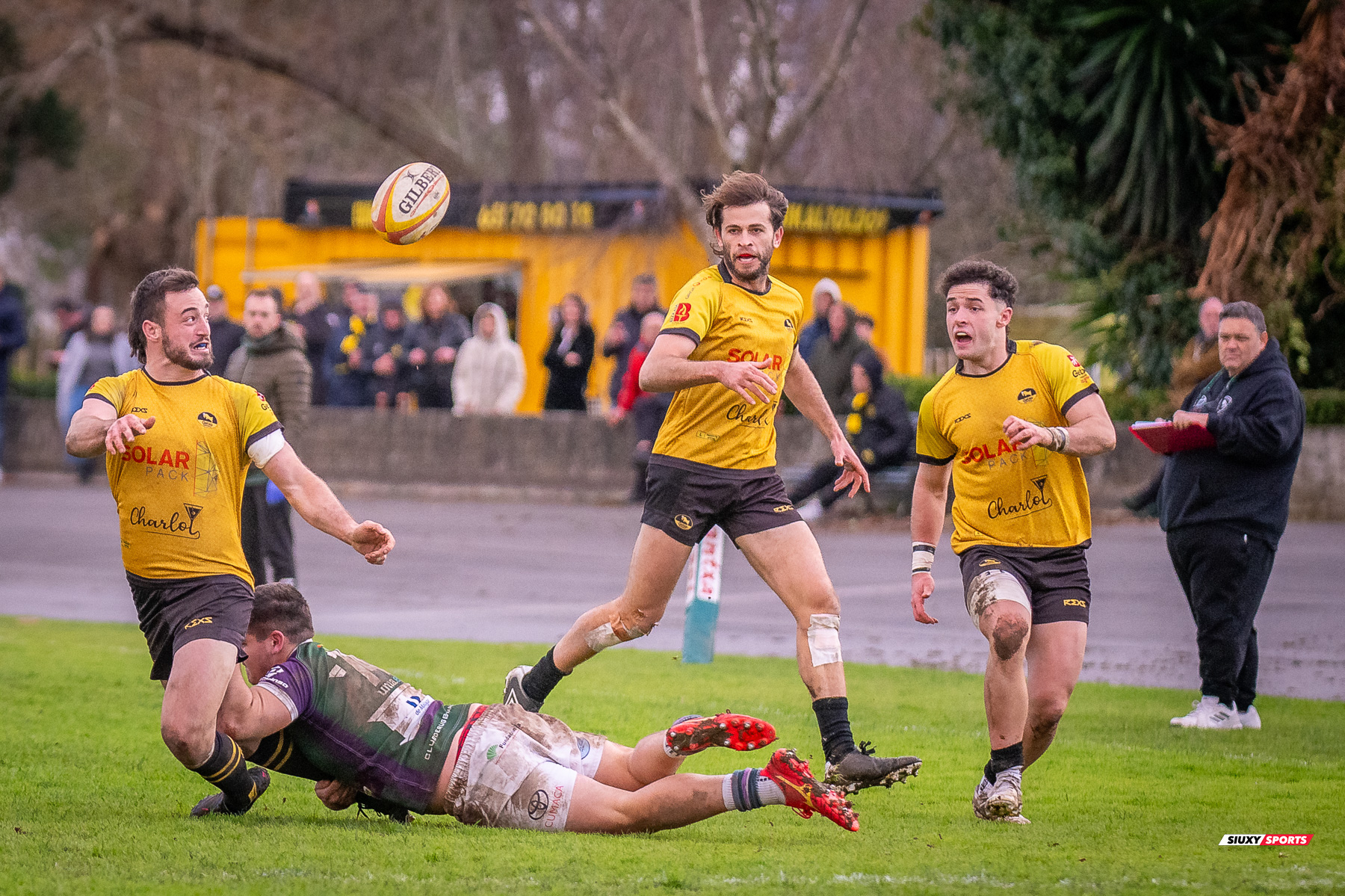 Jon Ander CALVO DE LA QUINTANA - Peio CIRARDA ALBERDI - Noah COOPER -  Getxo Artea Rugby Taldea - Club Rugby Málaga - Rugby - FER 2024 - DHB - Getxo RT (52) vs (10) CR Malaga (#FER24DGBGETMAL02) Photo by: Fredy Monfoto | Siuxy Sports 2024-02-10