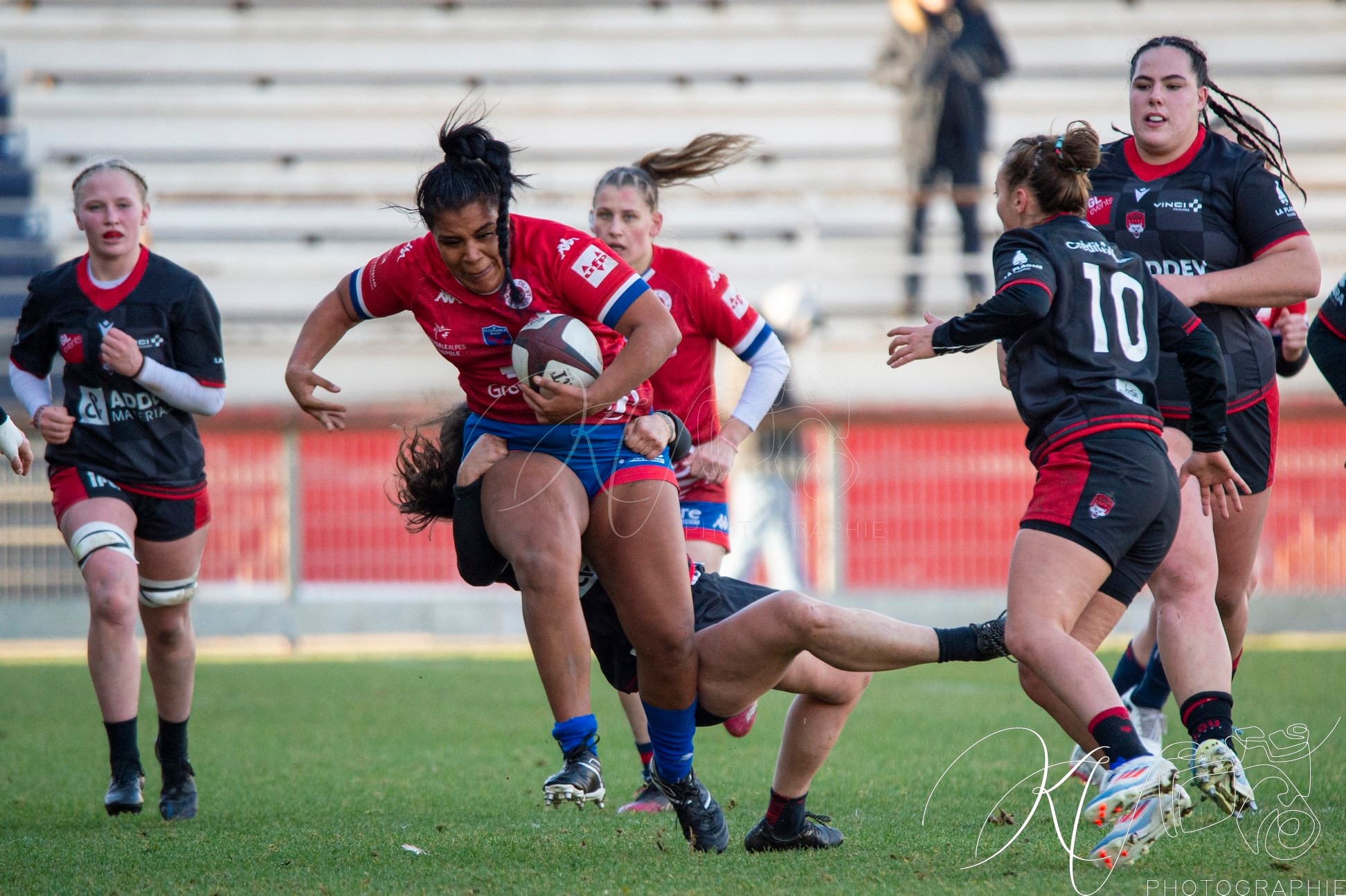  FC Grenoble Rugby - Lyon Olympique Universitaire - Rugby - FFR 2024 - Elite 1 Fém - FCG Amazones (8) vs (5) LOU (#FFR24E1FFCGLOU12) Photo by: Karine Valentin | Siuxy Sports 2024-12-14