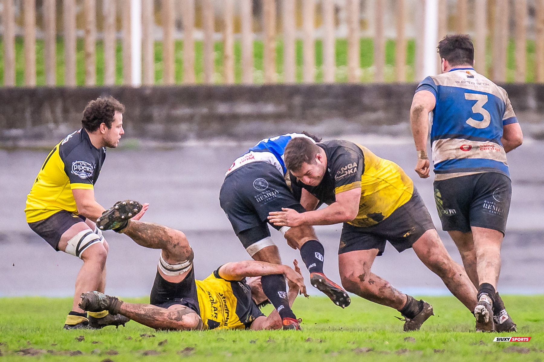 Gontzal BERRIO-OTXOA AEKOETXEA - Borja VITERI IBARRA -  Getxo Artea Rugby Taldea - Club de Rugby Sant Cugat - Rugby - Élite Div Honor B masculina - Getxo (17) vs (5) Sant Cugat (#E24DBMGETSC03) Photo by: Fredy Monfoto | Siuxy Sports 2024-03-03