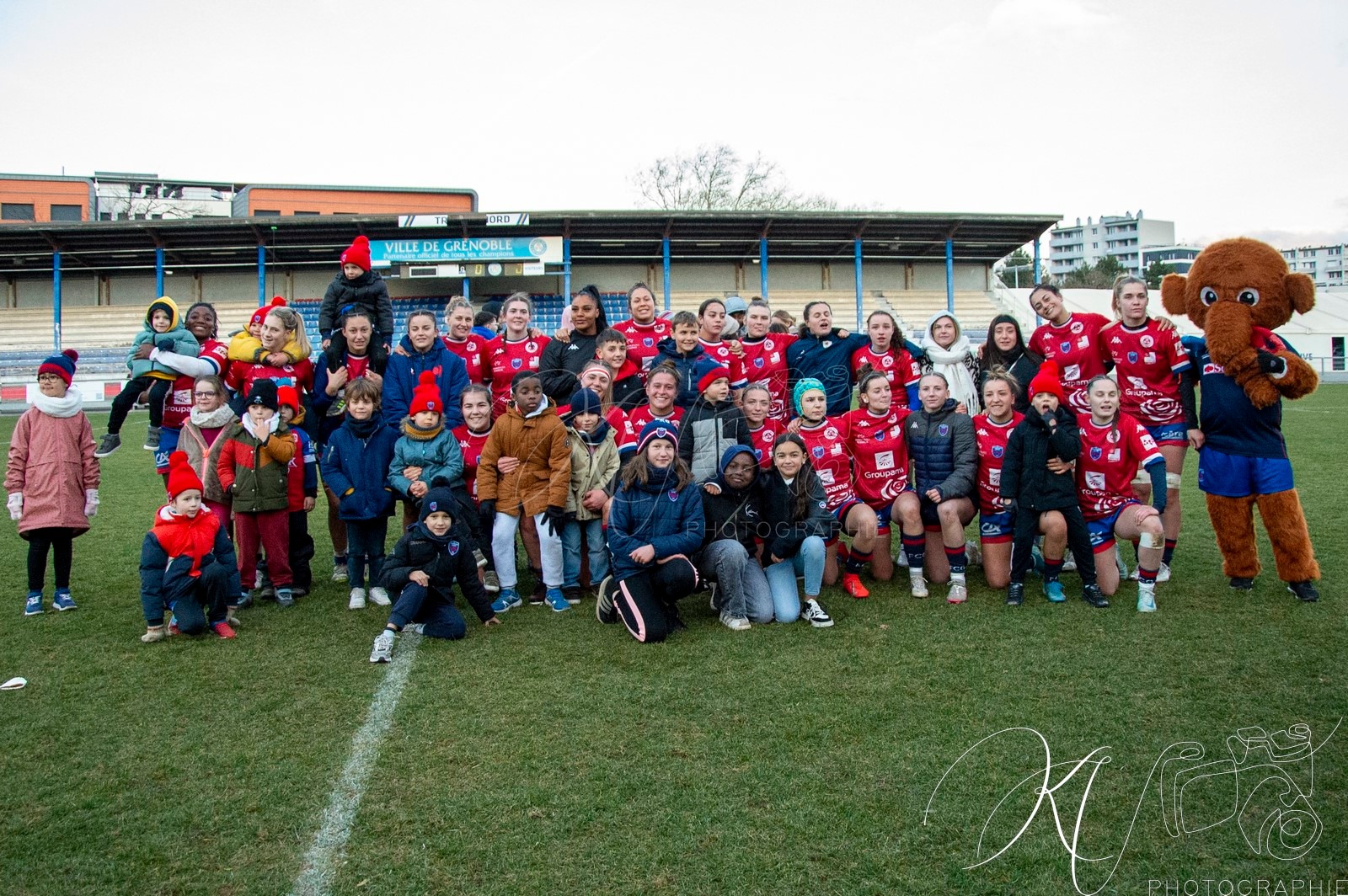  FC Grenoble Rugby - Lyon Olympique Universitaire - Rugby - FFR 2024 - Elite 1 Fém - FCG Amazones (8) vs (5) LOU (#FFR24E1FFCGLOU12) Photo by: Karine Valentin | Siuxy Sports 2024-12-14