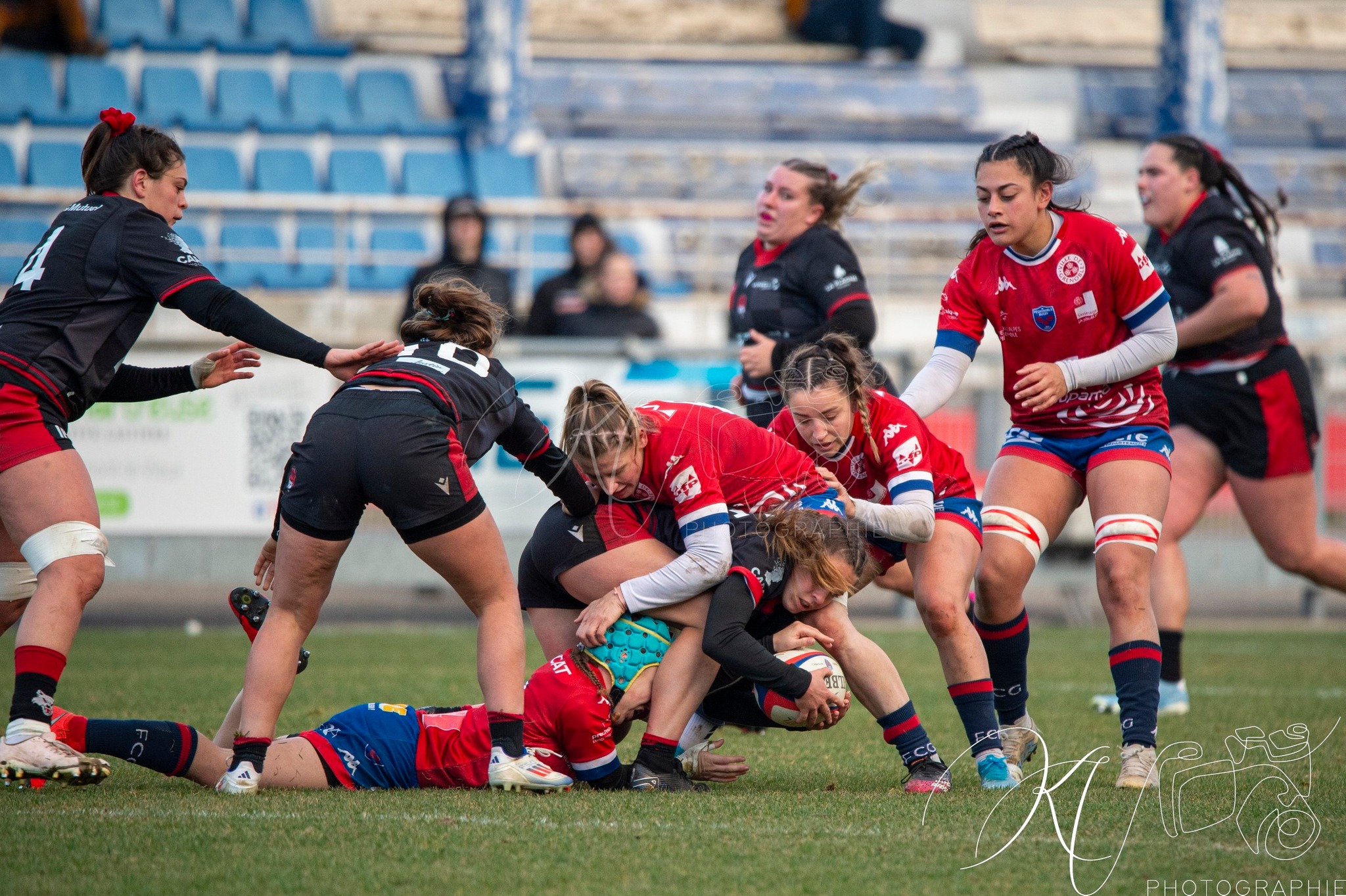  FC Grenoble Rugby - Lyon Olympique Universitaire - Rugby - FFR 2024 - Elite 1 Fém - FCG Amazones (8) vs (5) LOU (#FFR24E1FFCGLOU12) Photo by: Karine Valentin | Siuxy Sports 2024-12-14
