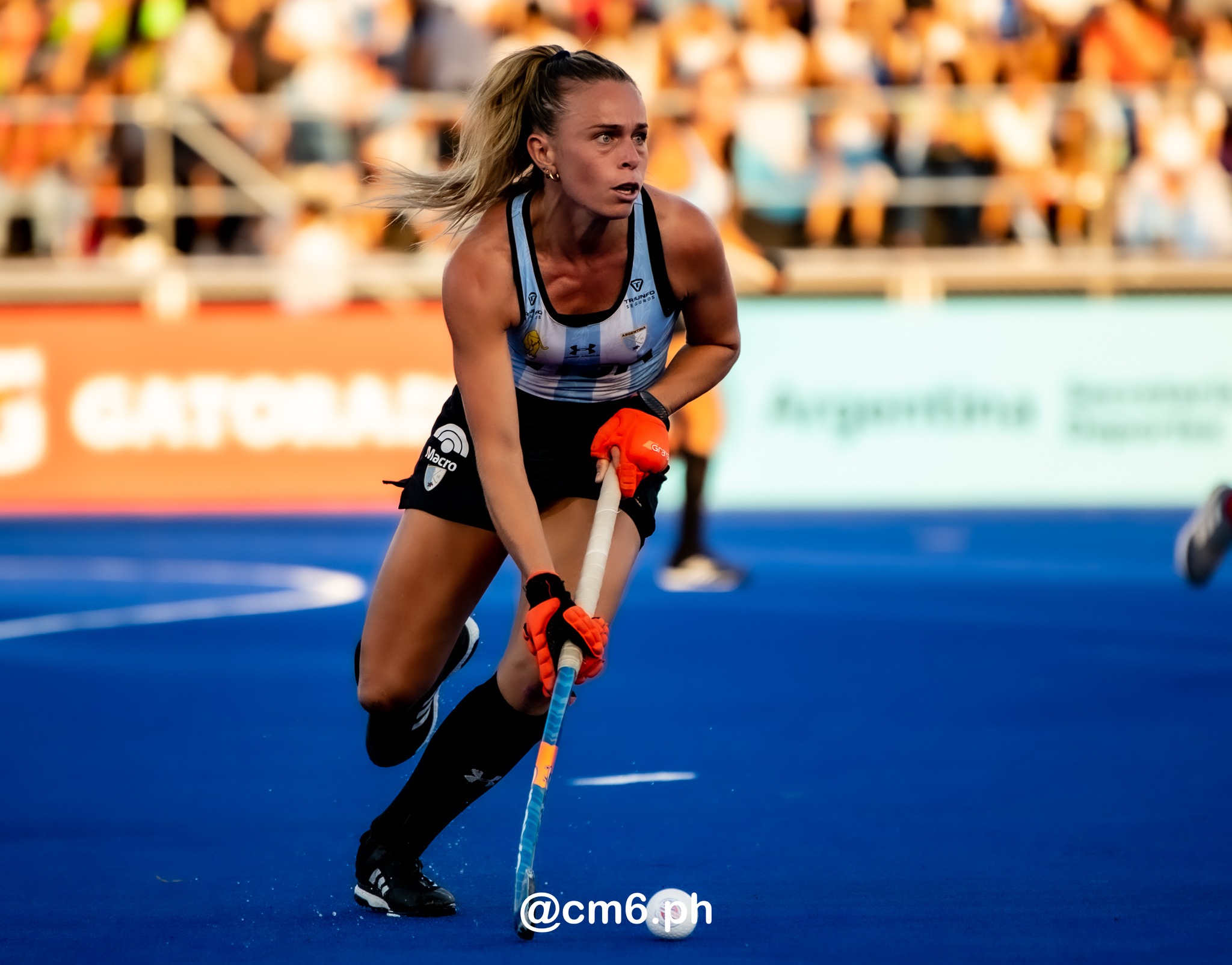 Victoria SAUZE VALDEZ -  Selección femenina de hockey sobre césped de Argentina - England women's national field hockey team - Field hockey - FIH PRO LEAGUE 2022-2023 - Argentina(3) vs (0) Great Britain (#FIHPF22ARGGBR12) Photo by: Christian Mas | Siuxy Sports 2022-12-15
