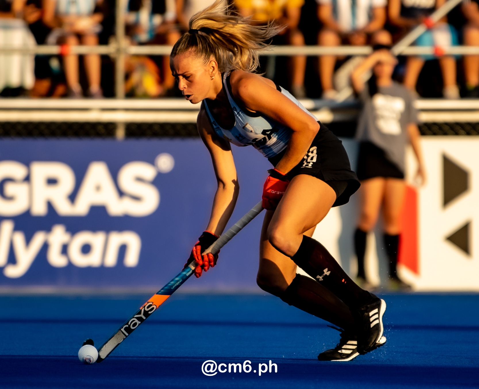 Victoria SAUZE VALDEZ -  Selección femenina de hockey sobre césped de Argentina - England women's national field hockey team - Field hockey - FIH PRO LEAGUE 2022-2023 - Argentina(3) vs (0) Great Britain (#FIHPF22ARGGBR12) Photo by: Christian Mas | Siuxy Sports 2022-12-15