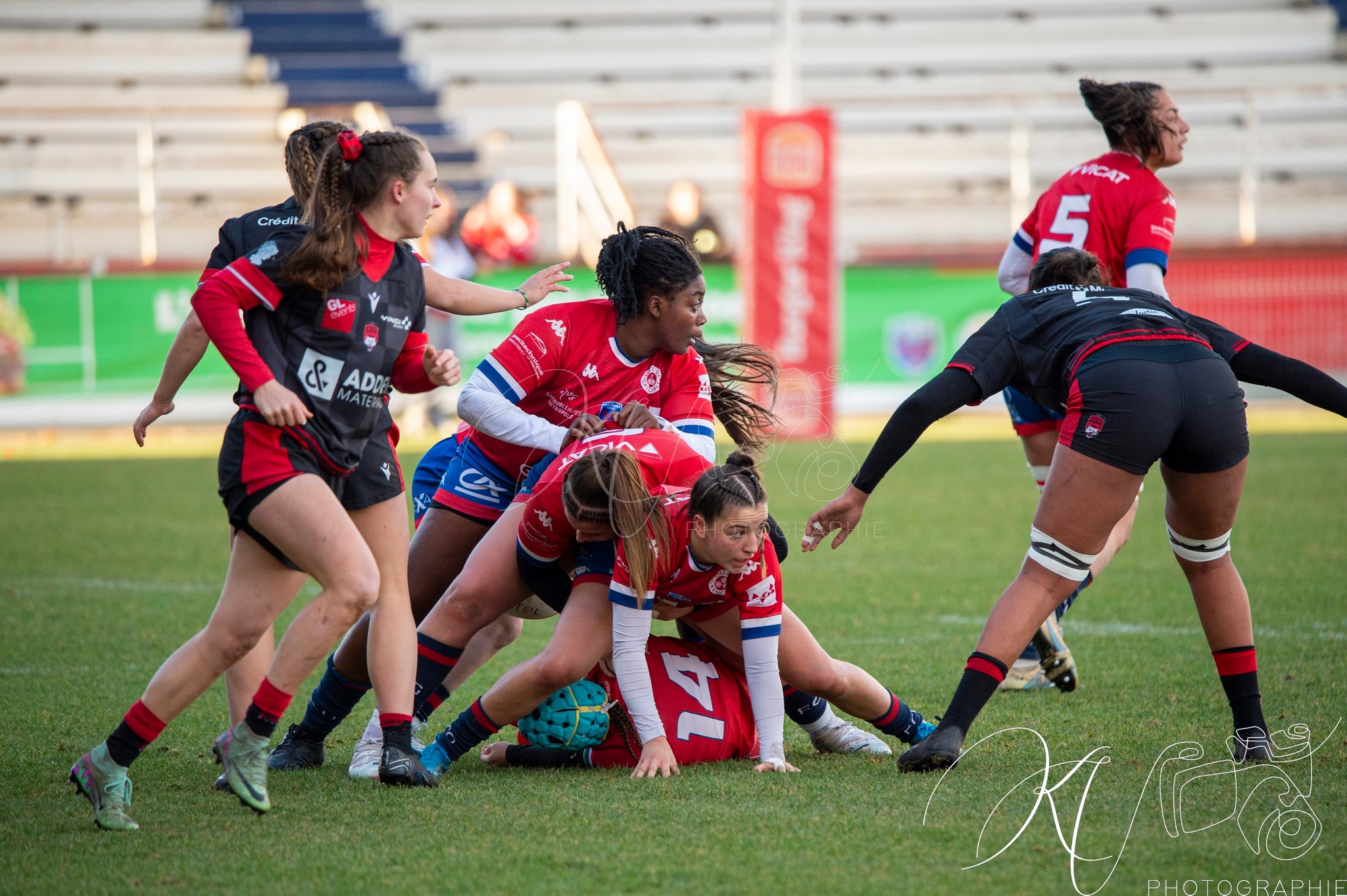  FC Grenoble Rugby - Lyon Olympique Universitaire - Rugby - FFR 2024 - Elite 1 Fém - FCG Amazones (8) vs (5) LOU (#FFR24E1FFCGLOU12) Photo by: Karine Valentin | Siuxy Sports 2024-12-14