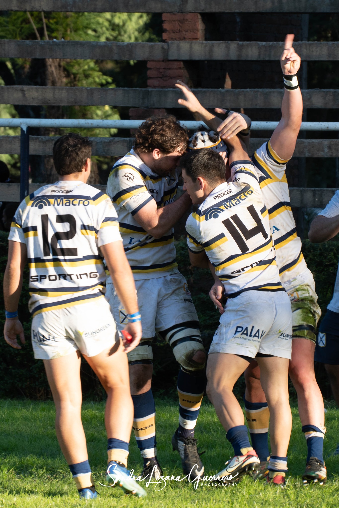  Tucumán Lawn Tennis Club - Huirapuca Social Club - Rugby - URT 2024 - Tucuman Lawn Tennis (42) vs (20) Huirapuca Social Club (#URT24TLTHUI05) Photo by: Sandra Lezana Guerrero | Siuxy Sports 2024-05-19