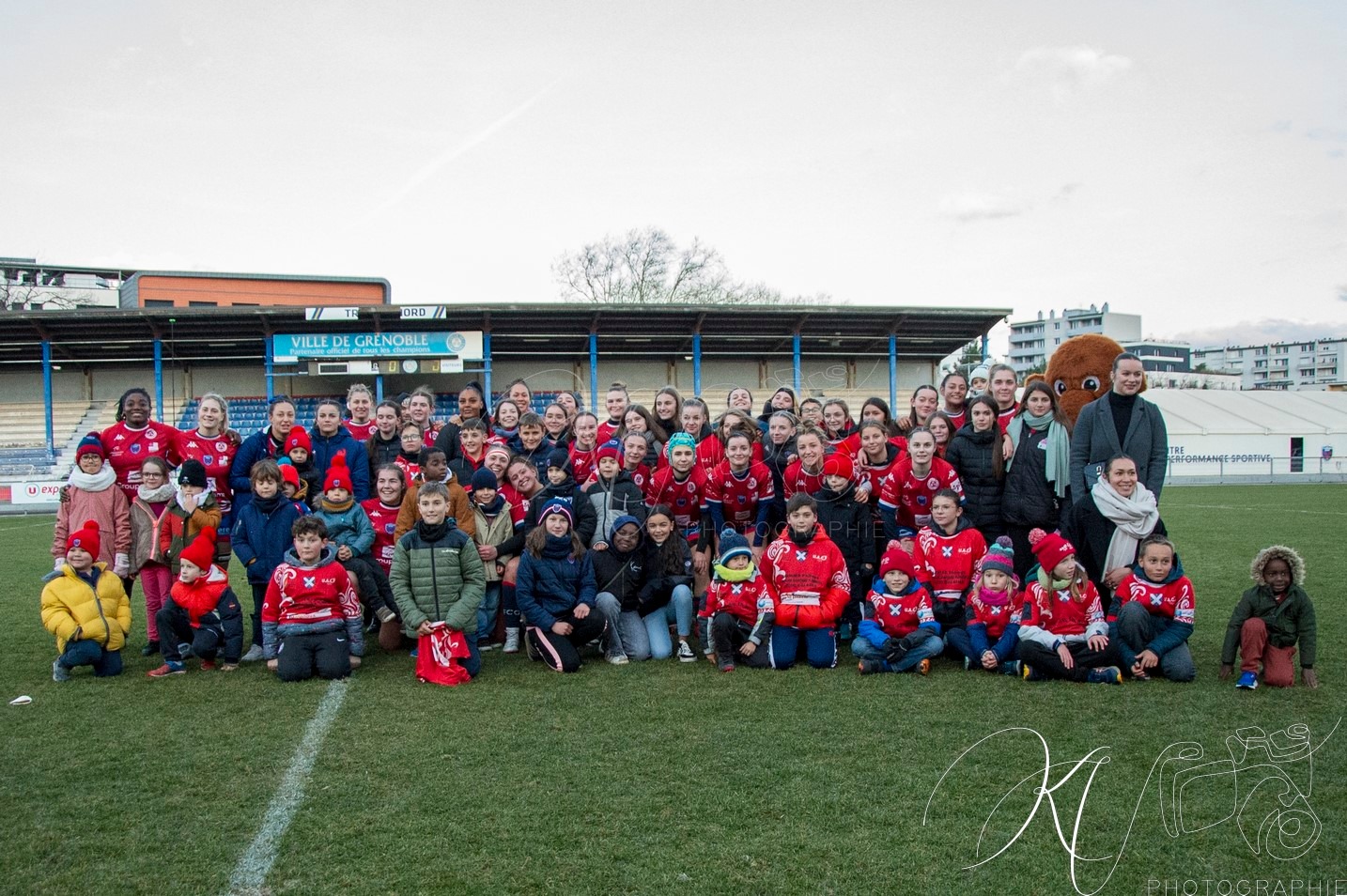  FC Grenoble Rugby - Lyon Olympique Universitaire - Rugby - FFR 2024 - Elite 1 Fém - FCG Amazones (8) vs (5) LOU (#FFR24E1FFCGLOU12) Photo by: Karine Valentin | Siuxy Sports 2024-12-14