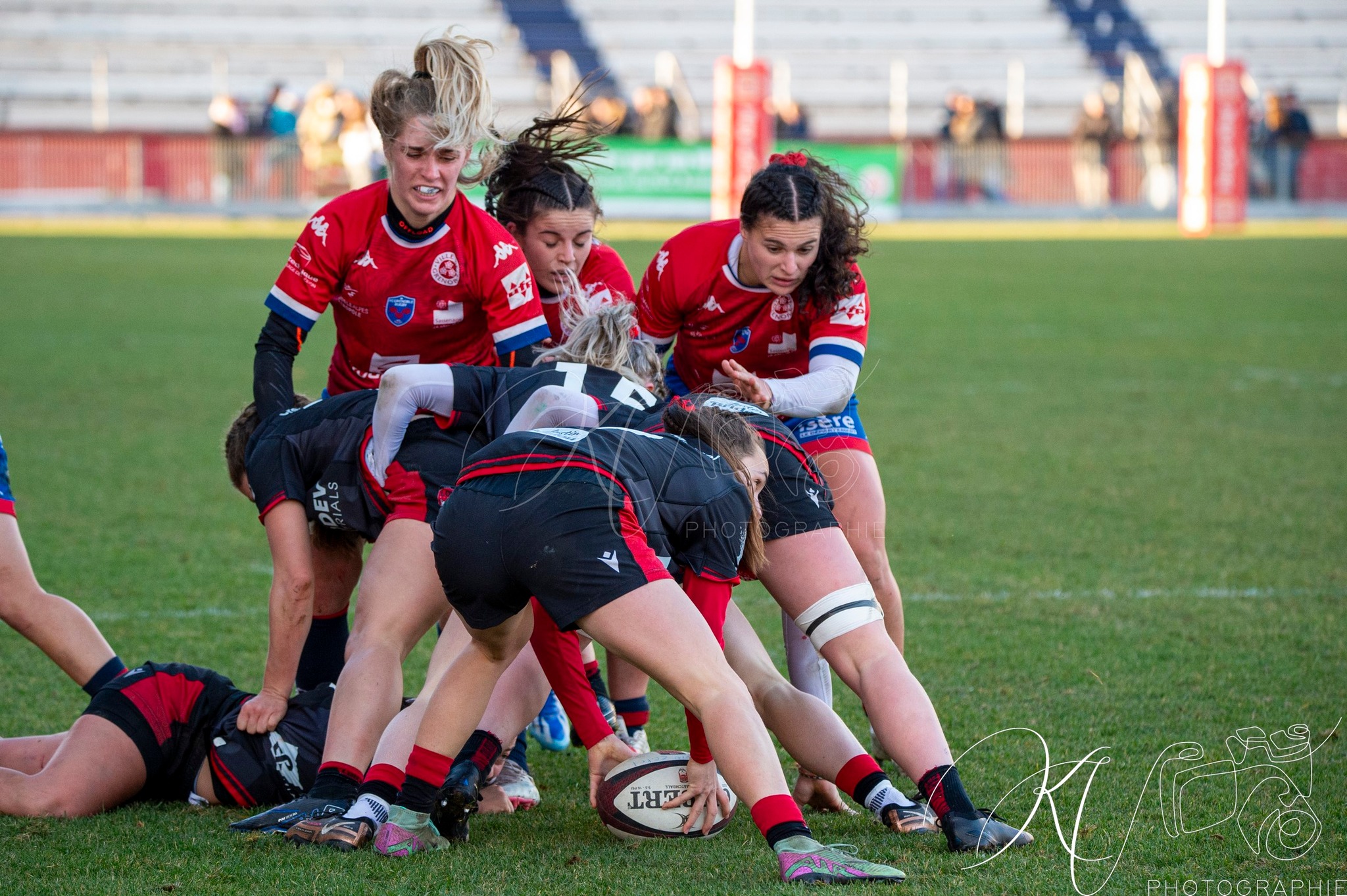  FC Grenoble Rugby - Lyon Olympique Universitaire - Rugby - FFR 2024 - Elite 1 Fém - FCG Amazones (8) vs (5) LOU (#FFR24E1FFCGLOU12) Photo by: Karine Valentin | Siuxy Sports 2024-12-14