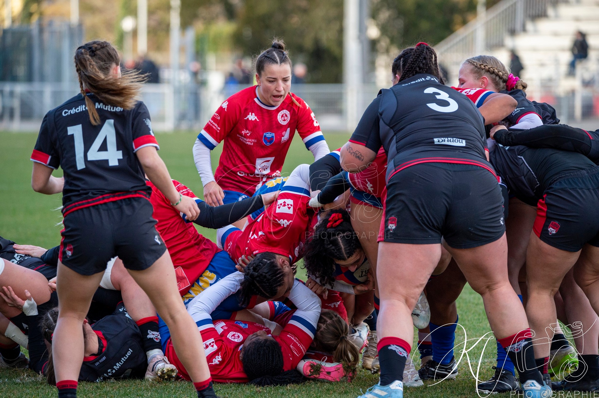  FC Grenoble Rugby - Lyon Olympique Universitaire - Rugby - FFR 2024 - Elite 1 Fém - FCG Amazones (8) vs (5) LOU (#FFR24E1FFCGLOU12) Photo by: Karine Valentin | Siuxy Sports 2024-12-14