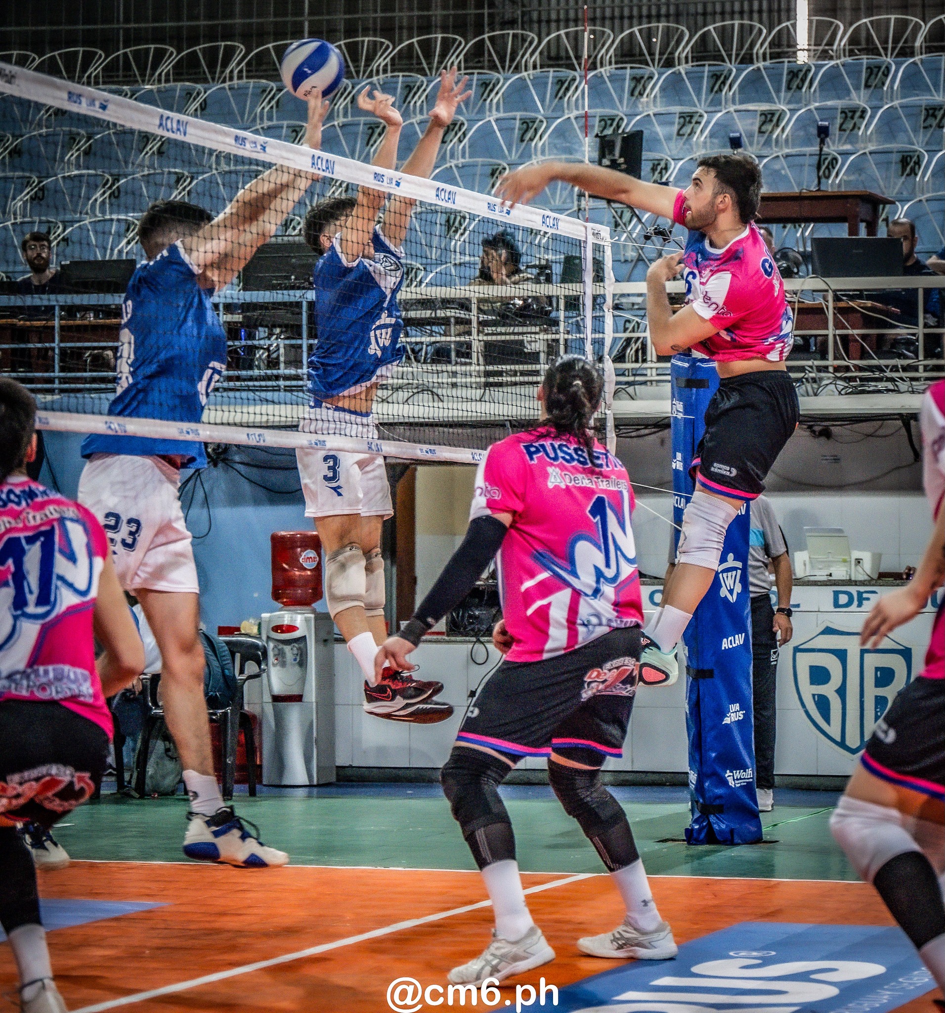  Waiwen Volei Club - Club Atlético Velez Sarsfield - Volleyball - LVA 2024 - Waiwen Volei Club (3) vs (1) Velez Sarsfield (#LVA24WVCVS11) Photo by: Christian Mas | Siuxy Sports 2024-11-28